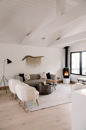 Cabins (Toronto, Ontario, Canada)