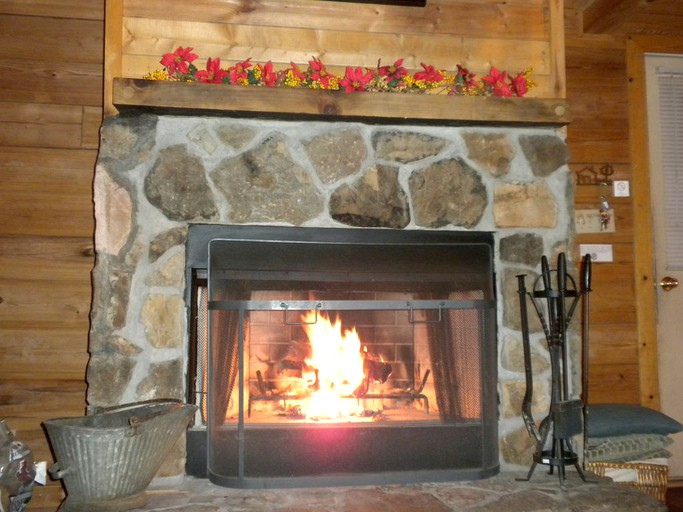 Cabins (Pine Mountain, Georgia, United States)