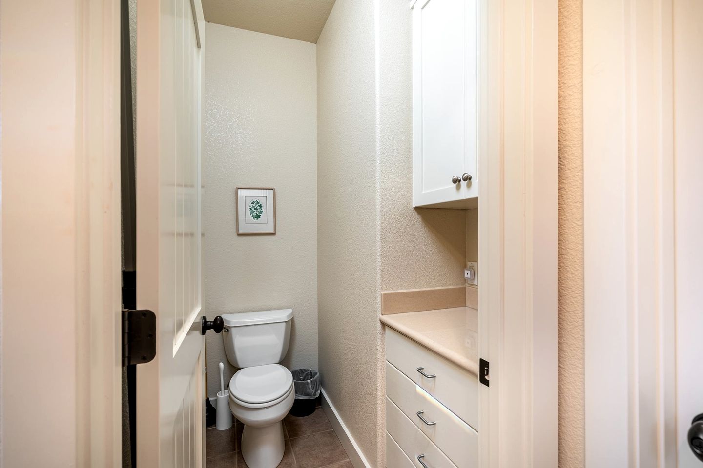 Luminous Secluded Villa with Pool Table and Spa Bath in Groveland, California