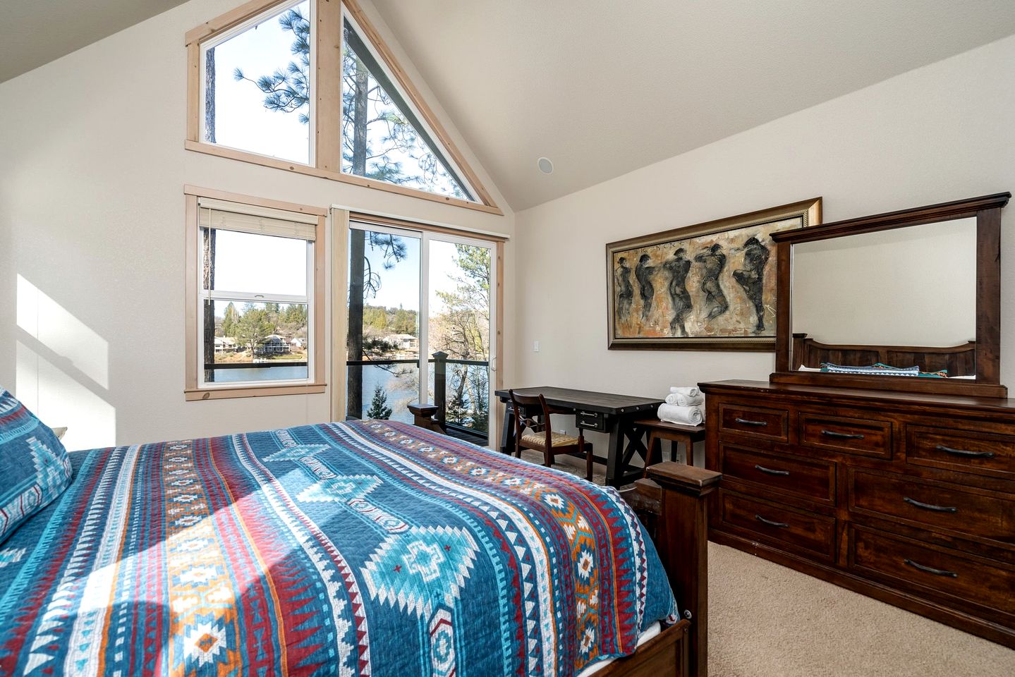 Luminous Secluded Villa with Pool Table and Spa Bath in Groveland, California