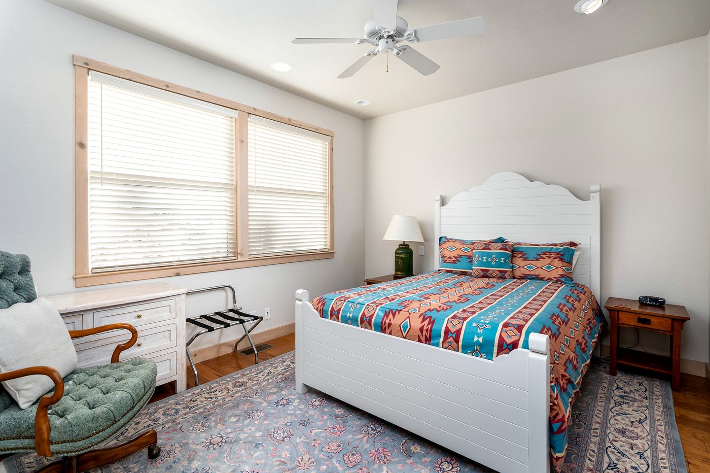 Luminous Secluded Villa with Pool Table and Spa Bath in Groveland, California