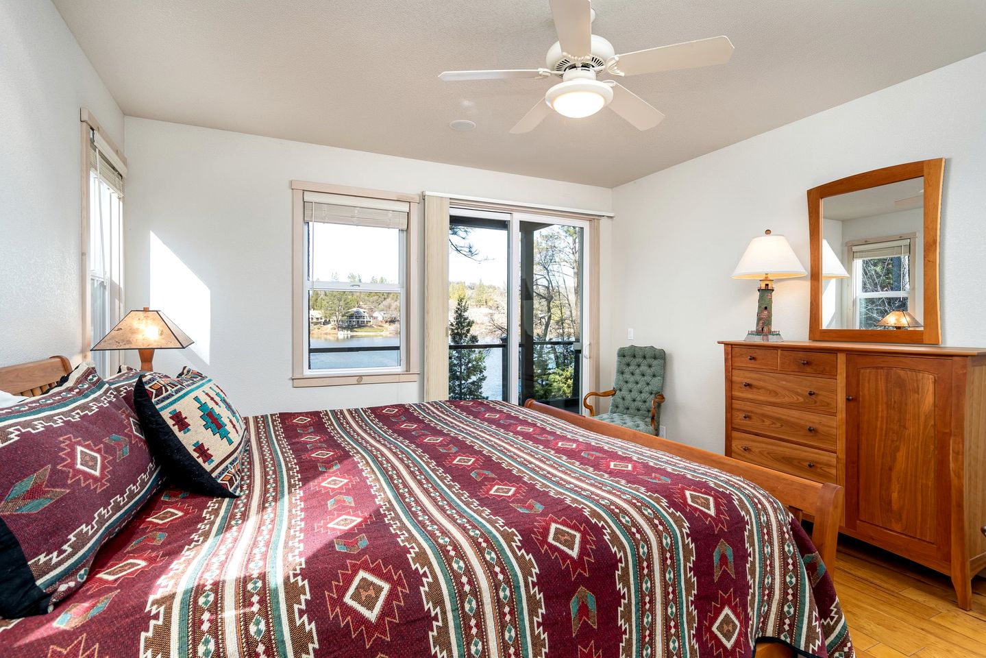 Luminous Secluded Villa with Pool Table and Spa Bath in Groveland, California