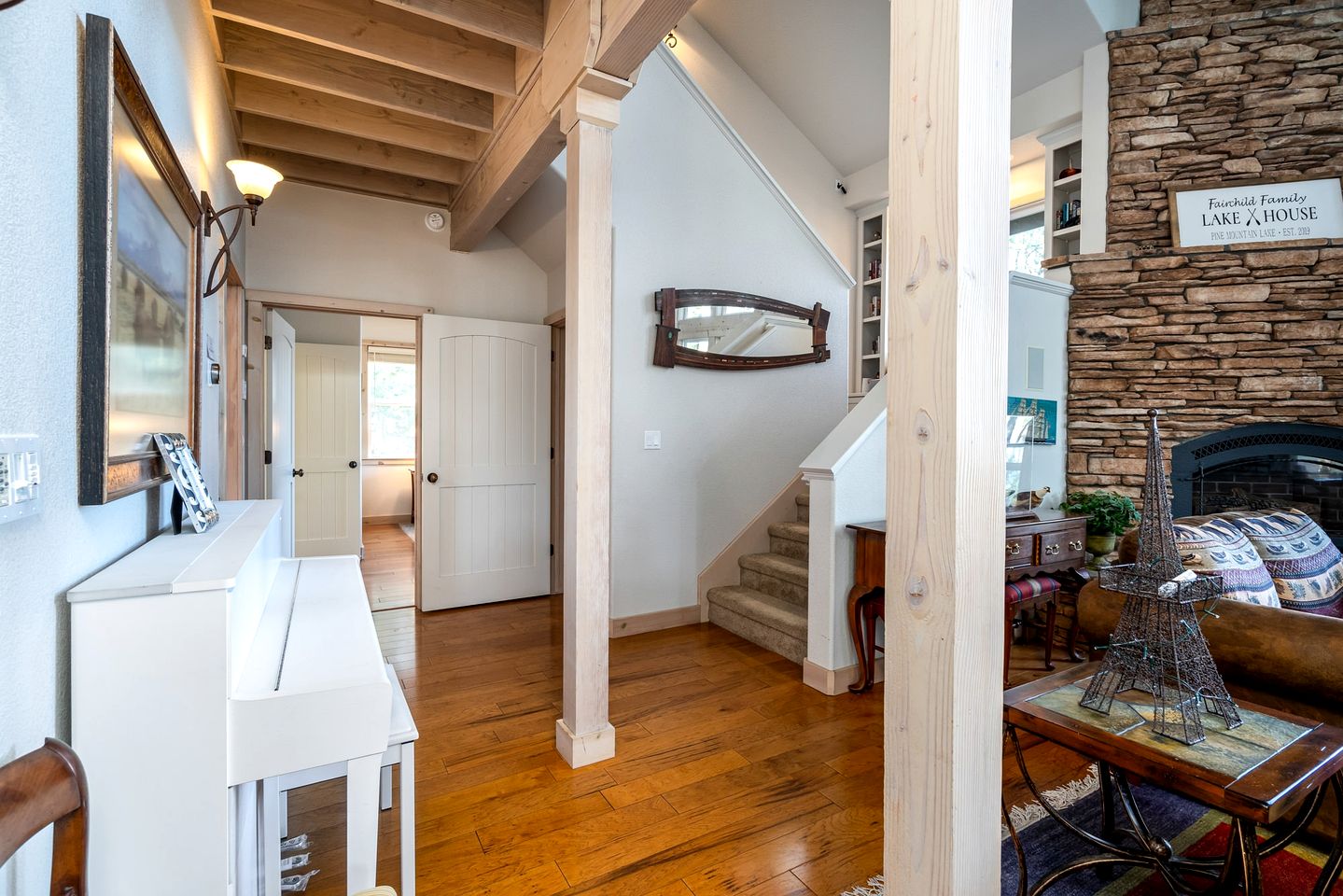 Luminous Secluded Villa with Pool Table and Spa Bath in Groveland, California