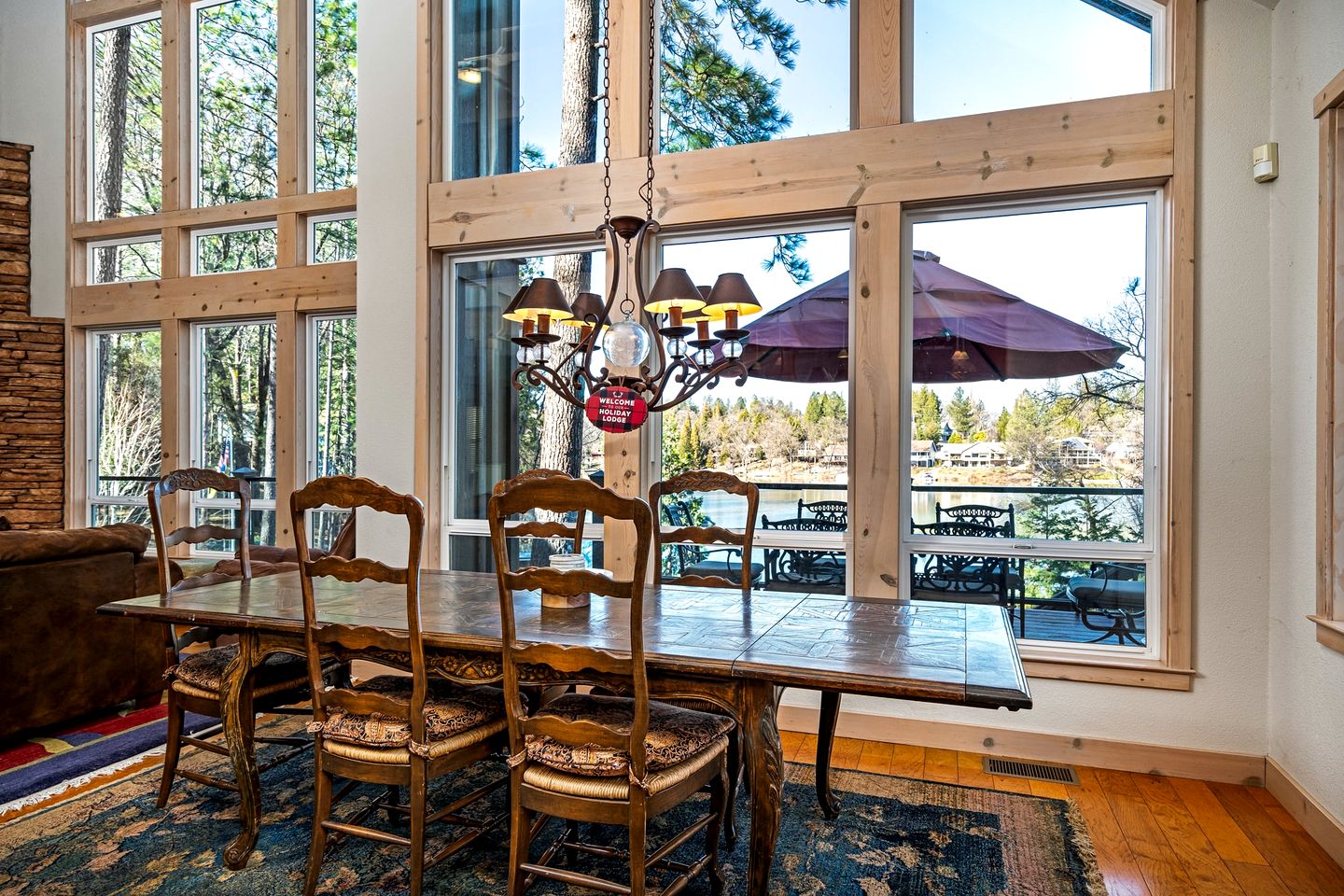 Luminous Secluded Villa with Pool Table and Spa Bath in Groveland, California