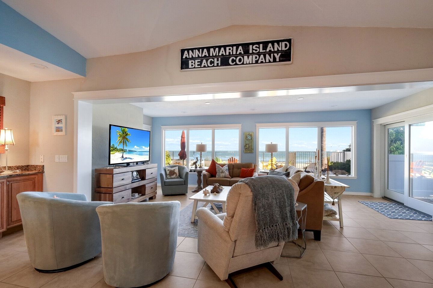 Wonderful Oceanfront Beach House with Swimming Pool in Anna Maria, Florida