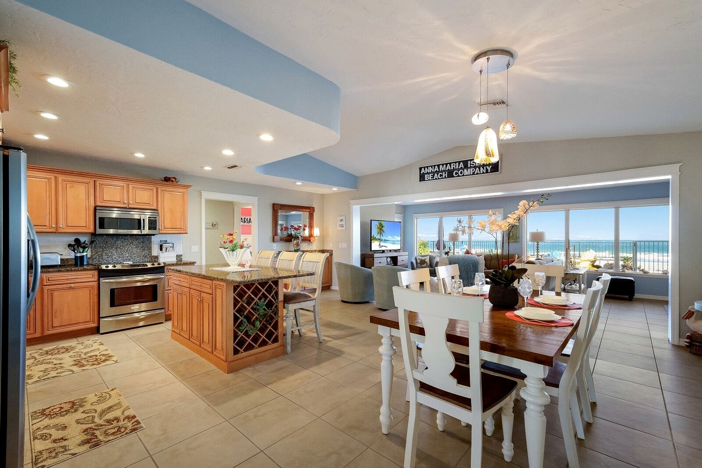 Wonderful Oceanfront Beach House with Swimming Pool in Anna Maria, Florida