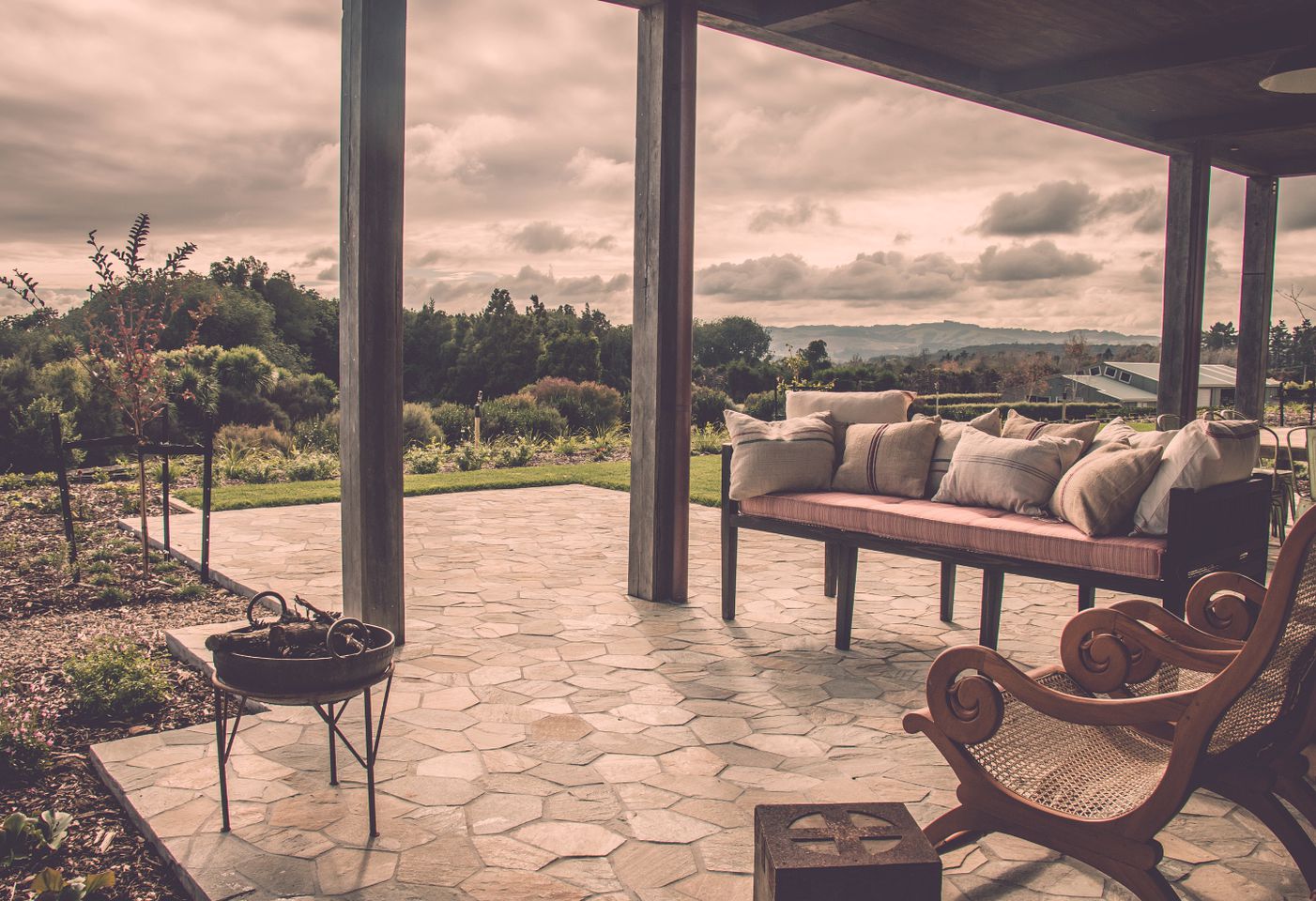 Romantic Room in a Secluded Country Bed and Breakfast near Bombay, Auckland