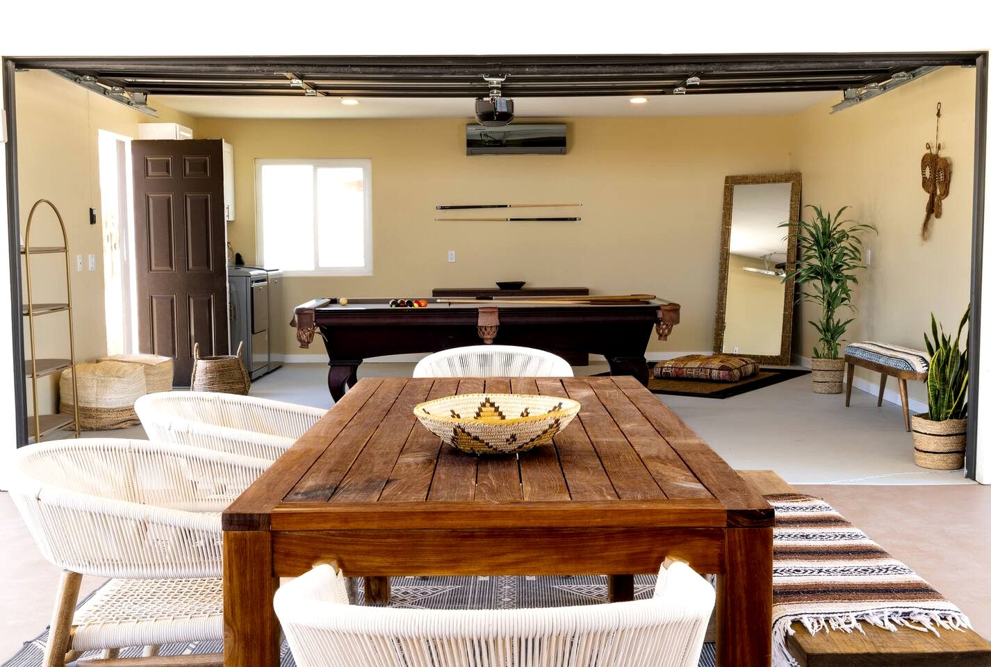 Spectacular Desert Cottage with Sauna and Jacuzzi in California