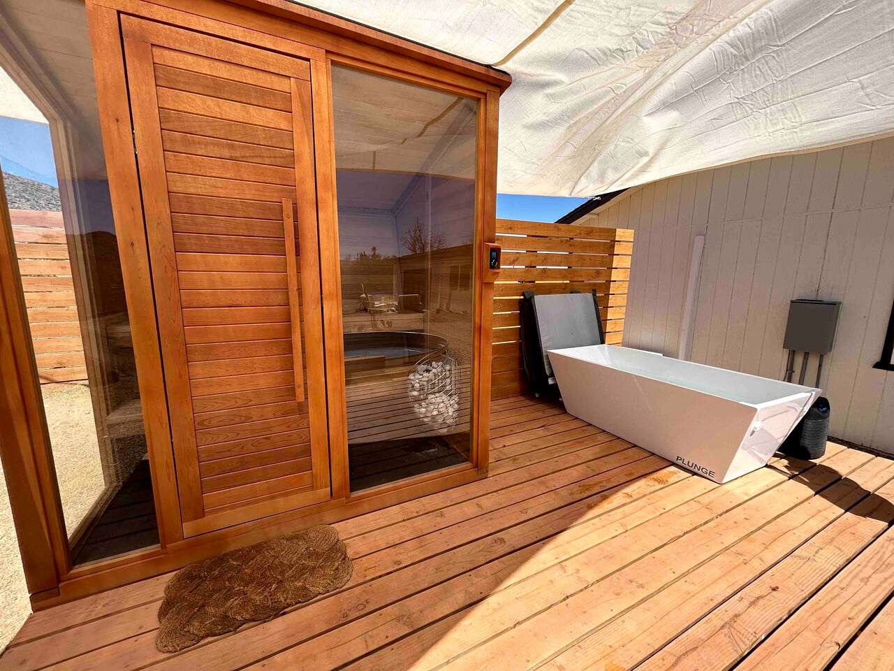 Spectacular Desert Cottage with Sauna and Jacuzzi in California