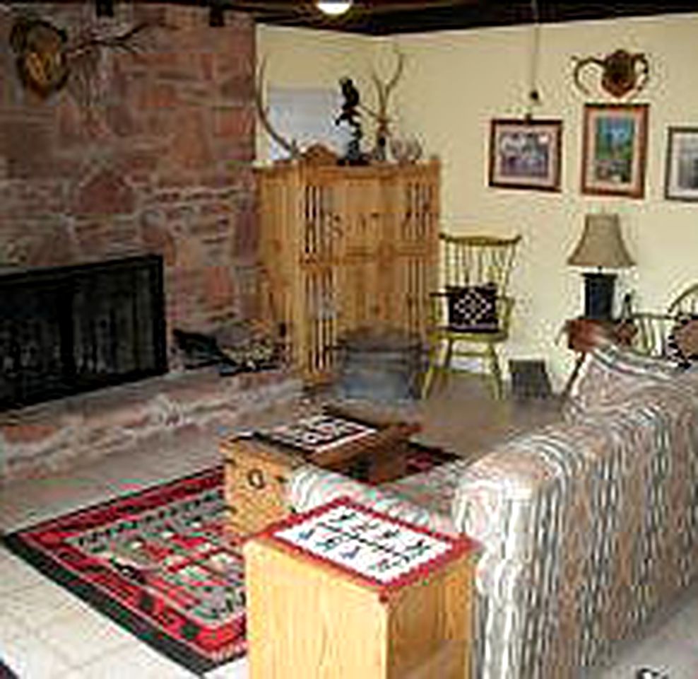 Peaceful Woodland Cottage Getaway near Jemez Springs, New Mexico