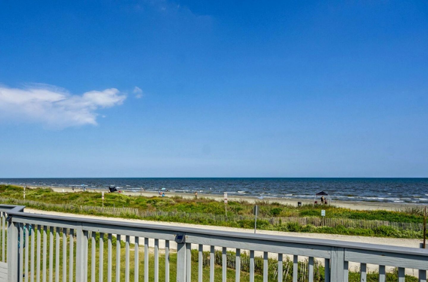 Relaxing Beach House with Incredible Sea Views for a Wonderful Family Getaway in Galveston, Texas