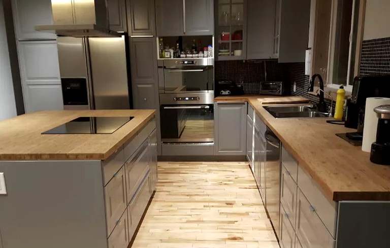 Cottages (Golden, British Columbia, Canada)