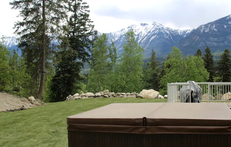 Cottages (Golden, British Columbia, Canada)