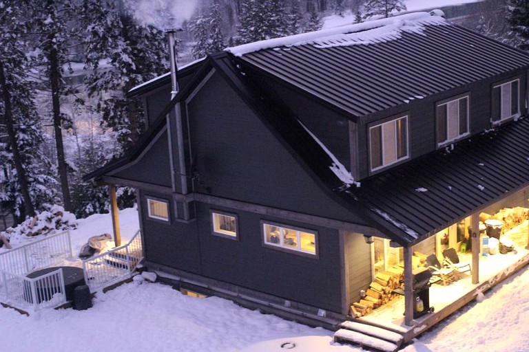 Cottages (Golden, British Columbia, Canada)