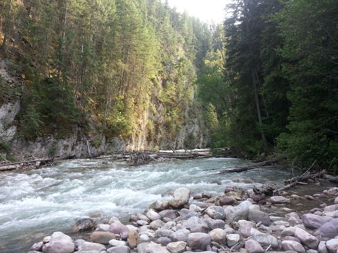 Cottages (Golden, British Columbia, Canada)