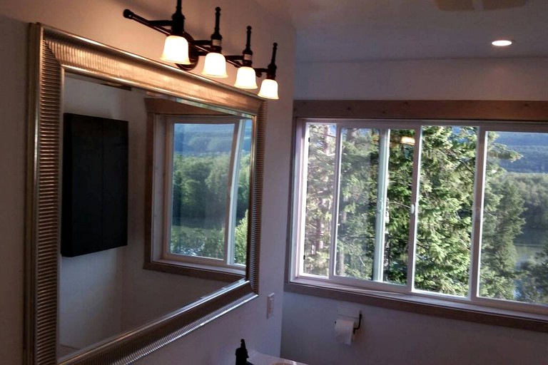 Cottages (Golden, British Columbia, Canada)