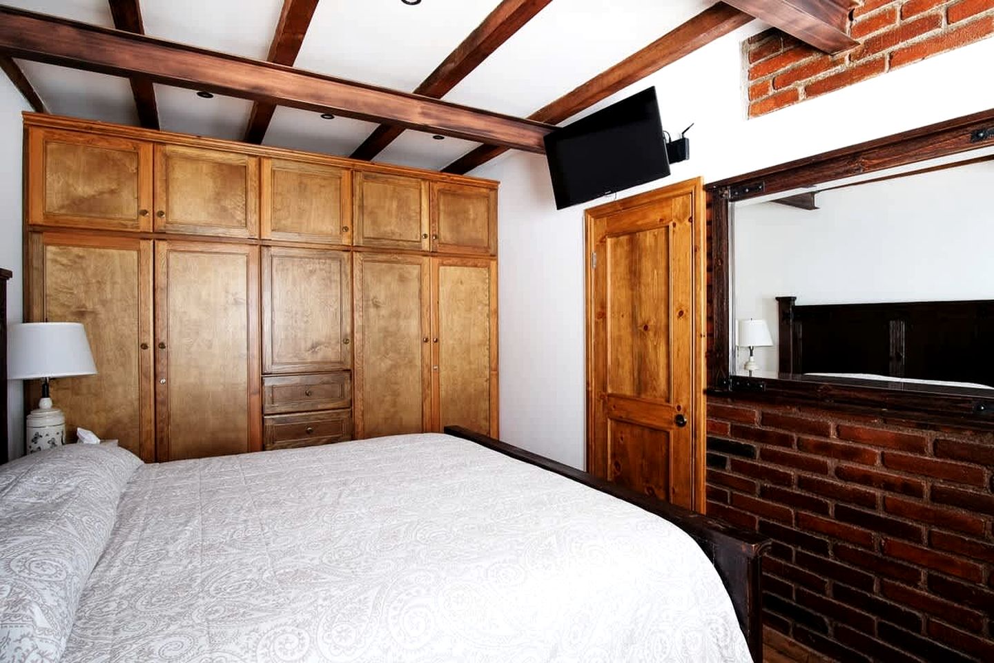 Stylish Countryside Suite with Fire Pit & Relaxing Outdoor Spaces in Baja California, Mexico