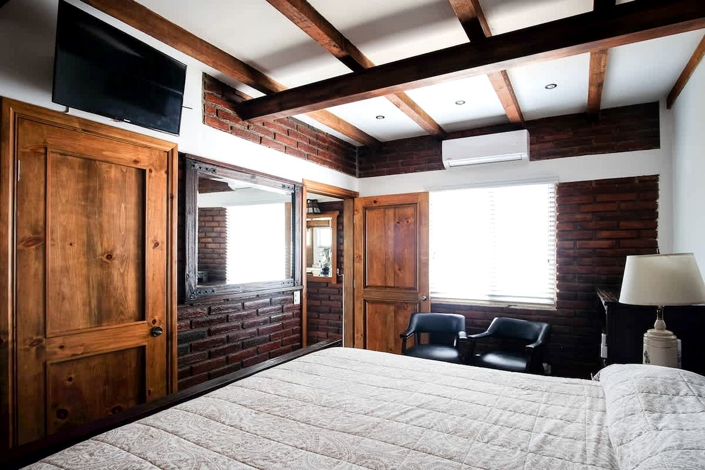 Stylish Countryside Suite with Fire Pit & Relaxing Outdoor Spaces in Baja California, Mexico