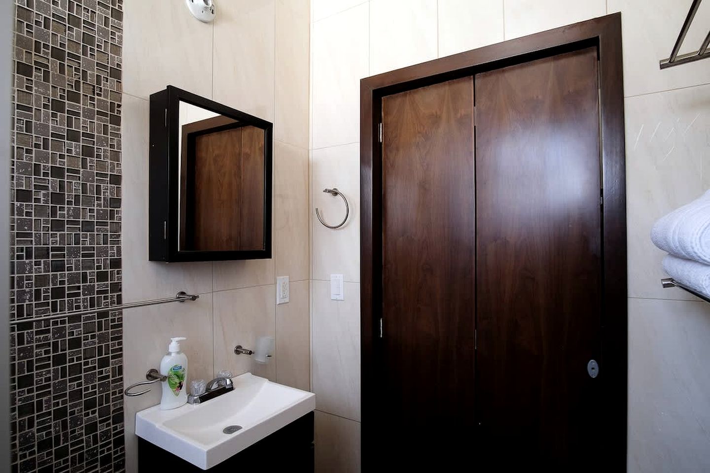 Stylish Countryside Suite with Fire Pit & Relaxing Outdoor Spaces in Baja California, Mexico