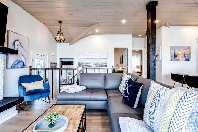 Cottages (Canada, Leamington, Ontario)
