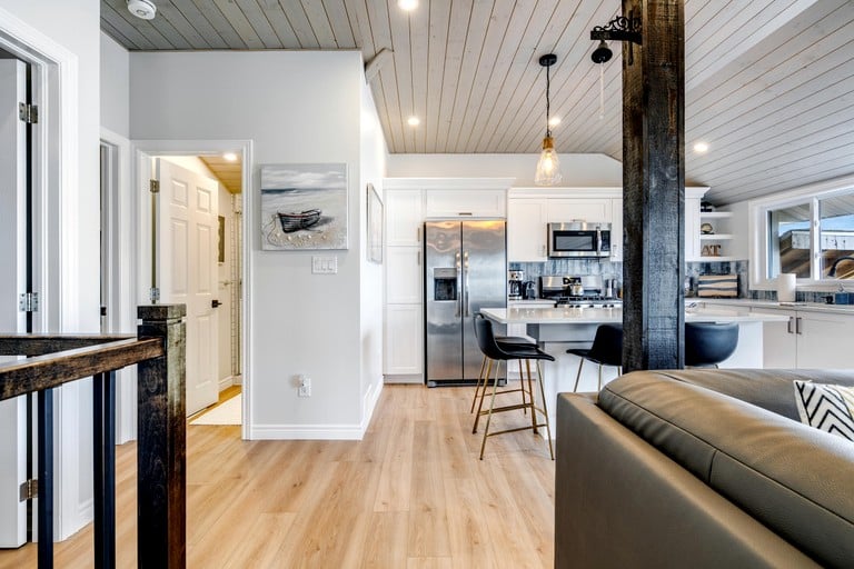 Cottages (Canada, Leamington, Ontario)
