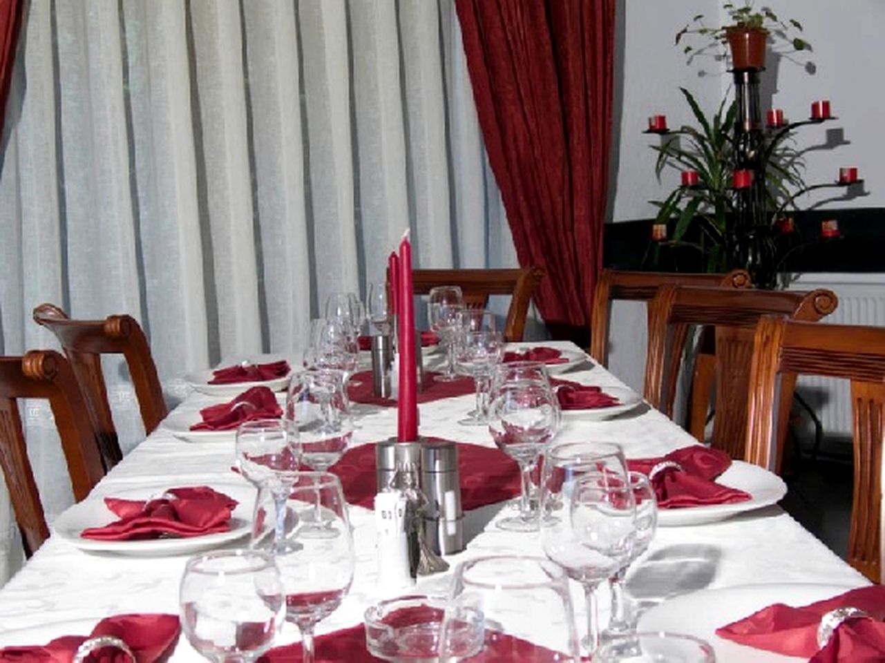 Suite Rental with an On-Site Restaurant and Bar in Northern Romania