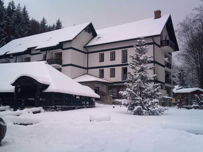 Nature Lodges (Sucevița, Nord-Est Region, Romania)