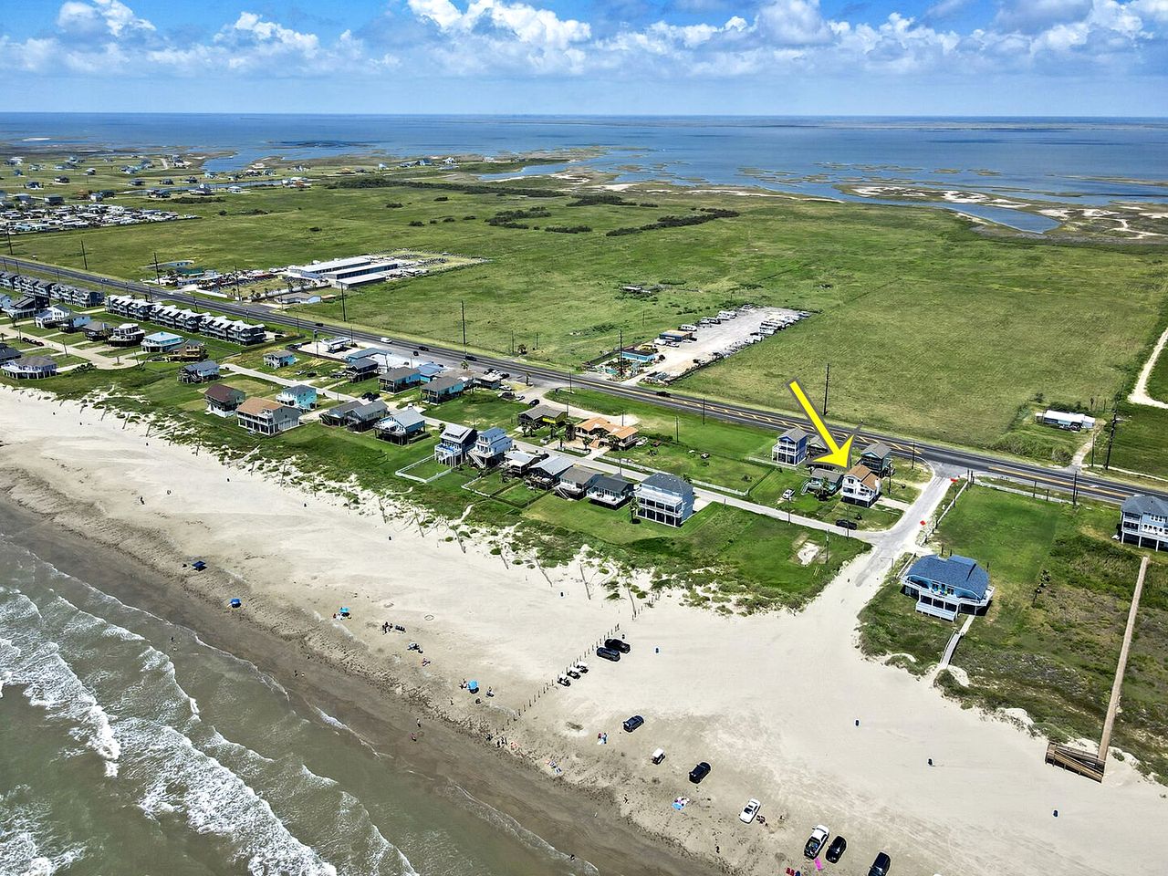 Charming Beach House with Breathtaking Ocean View and Spacious Decks in Jamaica Beach, Texas