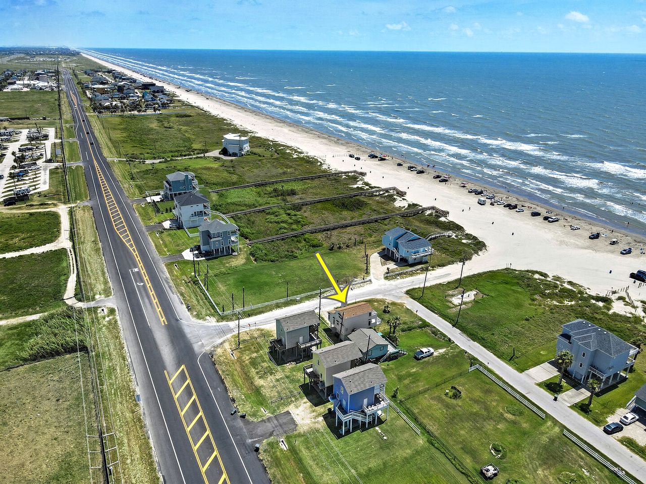 Charming Beach House with Breathtaking Ocean View and Spacious Decks in Jamaica Beach, Texas