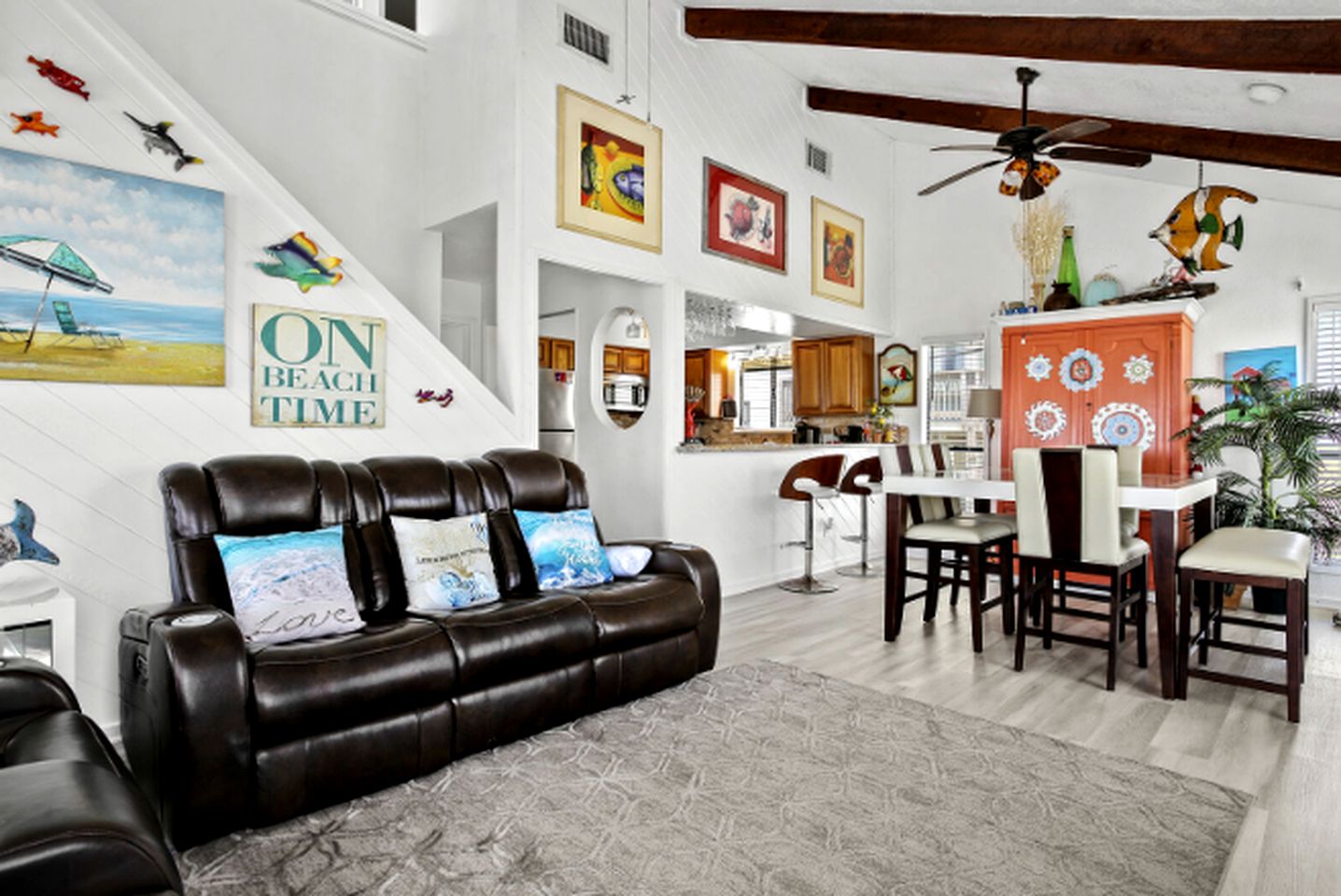 Charming Beach House with Breathtaking Ocean View and Spacious Decks in Jamaica Beach, Texas