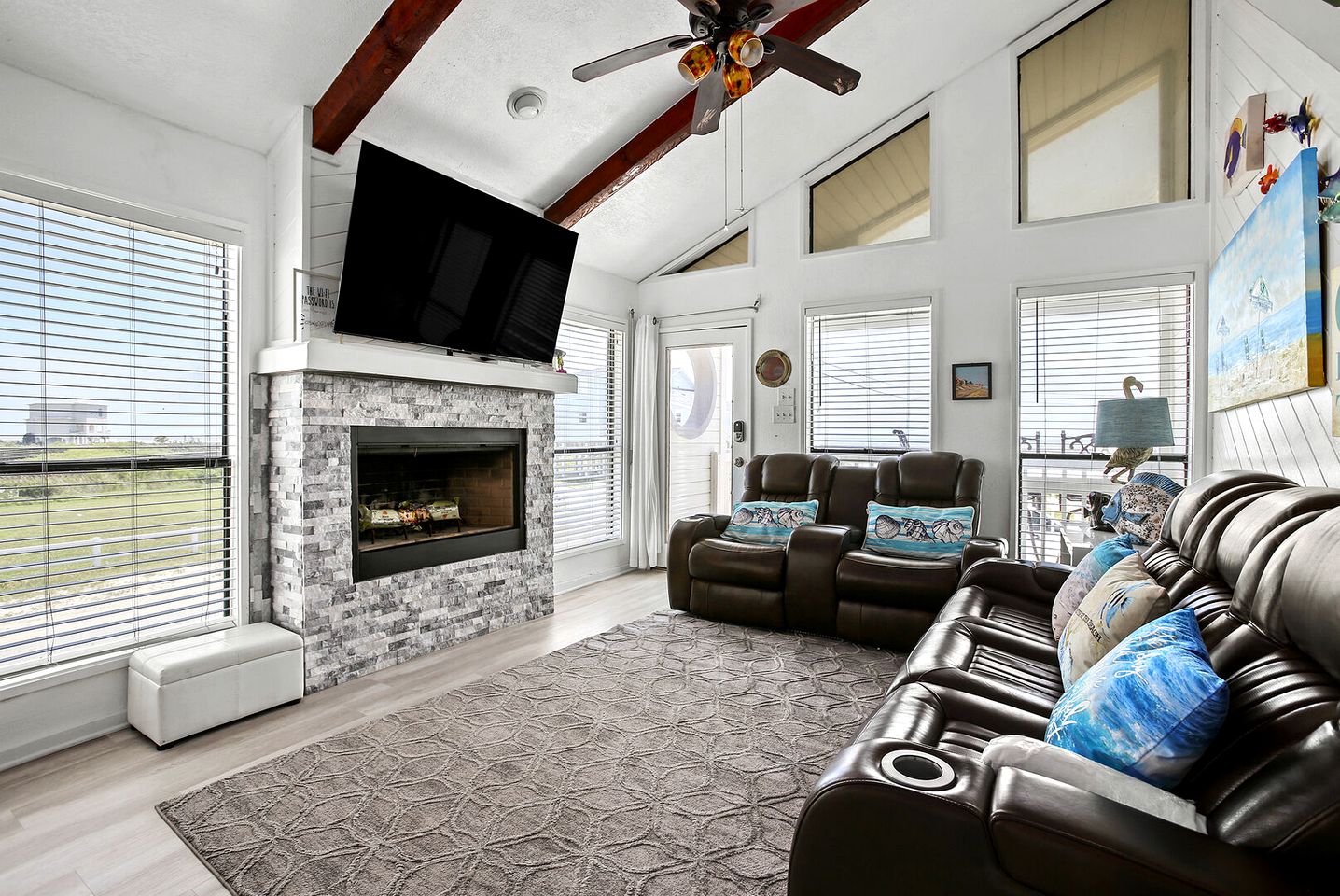 Charming Beach House with Breathtaking Ocean View and Spacious Decks in Jamaica Beach, Texas
