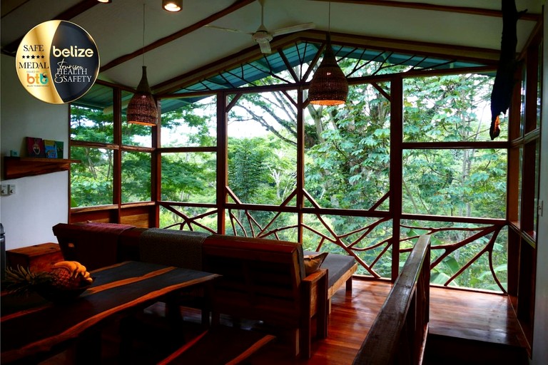 Cottages (Belize, Cristo Rey, Cayo District)