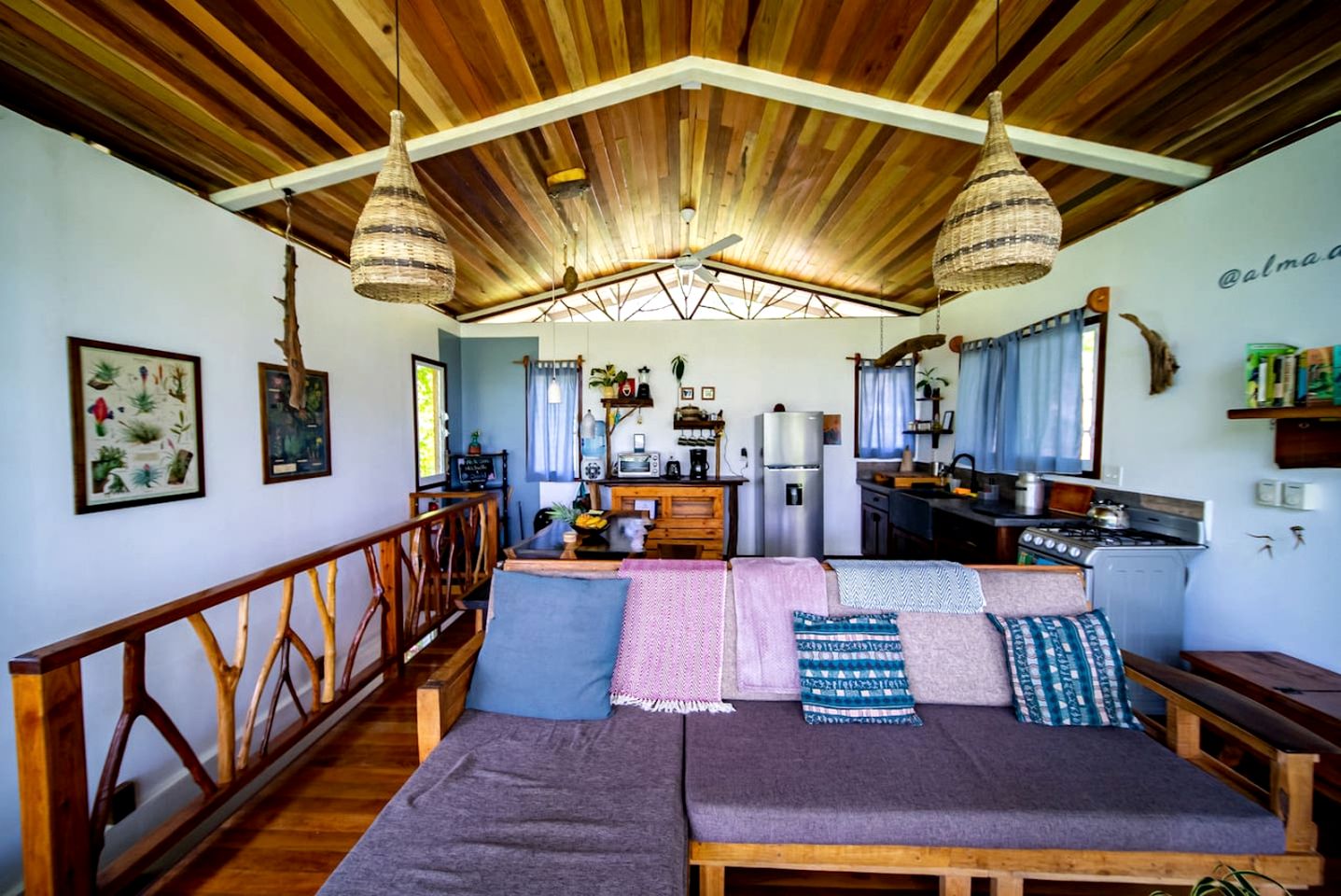 Amazing Forest Villa with Outdoor Shower Perfect for Nature Lovers in Belize