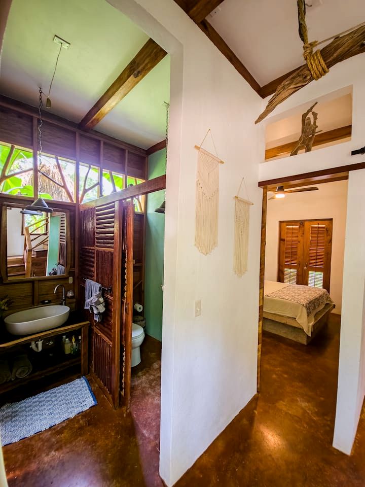Amazing Forest Villa with Outdoor Shower Perfect for Nature Lovers in Belize