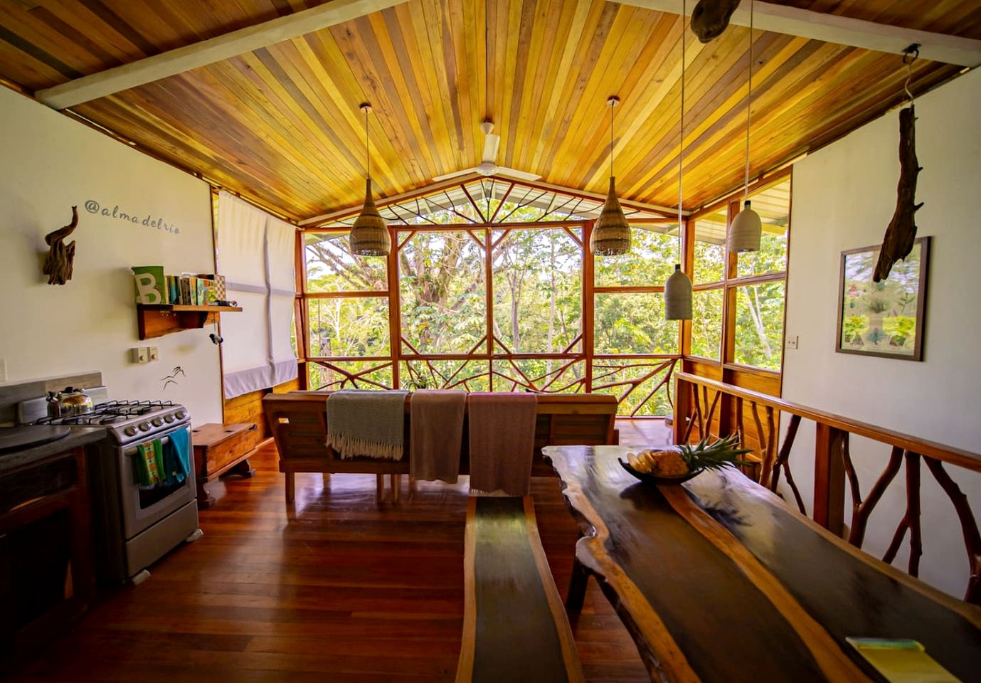 Amazing Forest Villa with Outdoor Shower Perfect for Nature Lovers in Belize