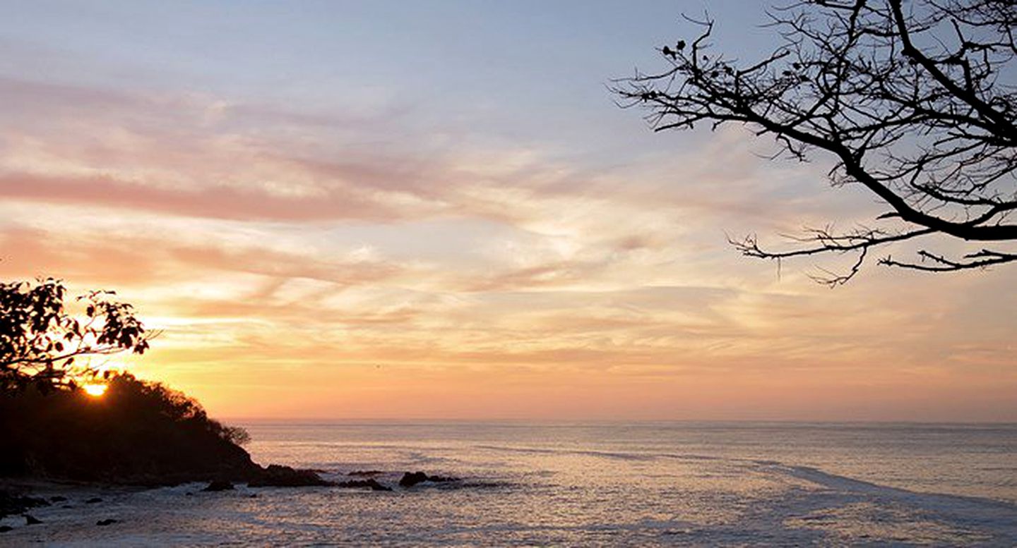 Open-Air Cabin Rental with Private Beach Access near Yelapa, Mexico