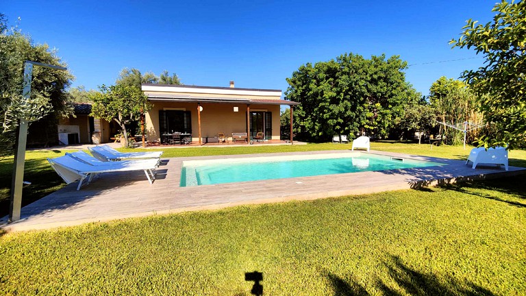 Cottages (Italy, Lido di Noto, Sicily)