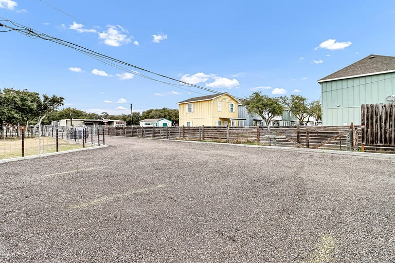 Containers (United States of America, Rockport, Texas)