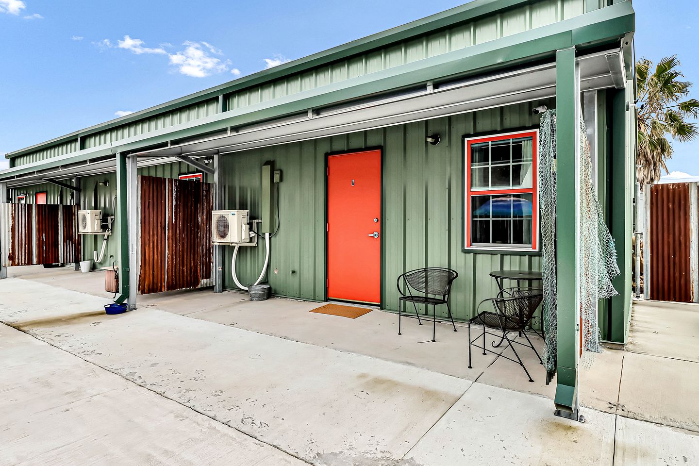 Secluded Container Cabin with Fire Pit and Picnic Space Perfect for Water Sports in Rockport, Texas