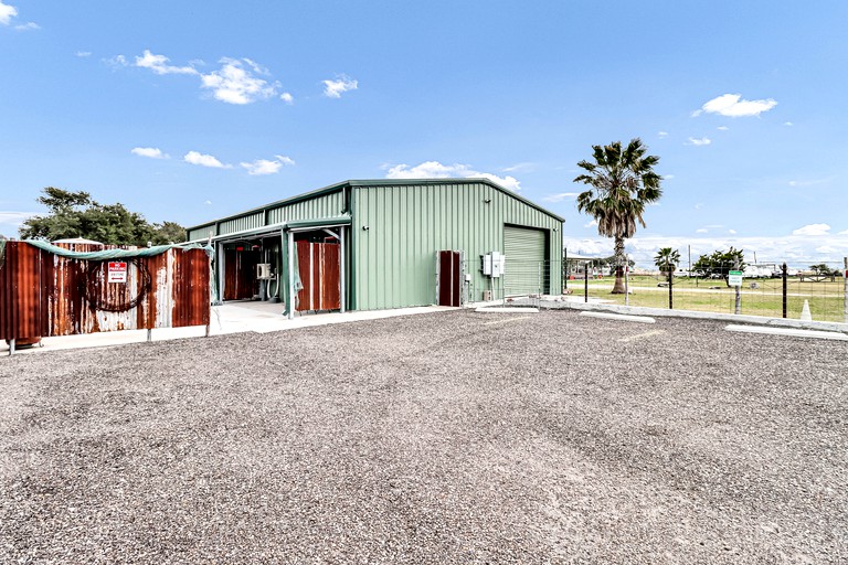 Containers (United States of America, Rockport, Texas)