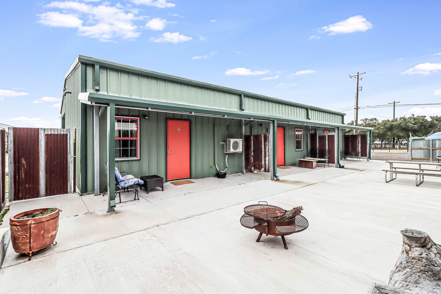Charming Rustic Cabin with Fire Pit near Estes Cove in Rockport, Texas