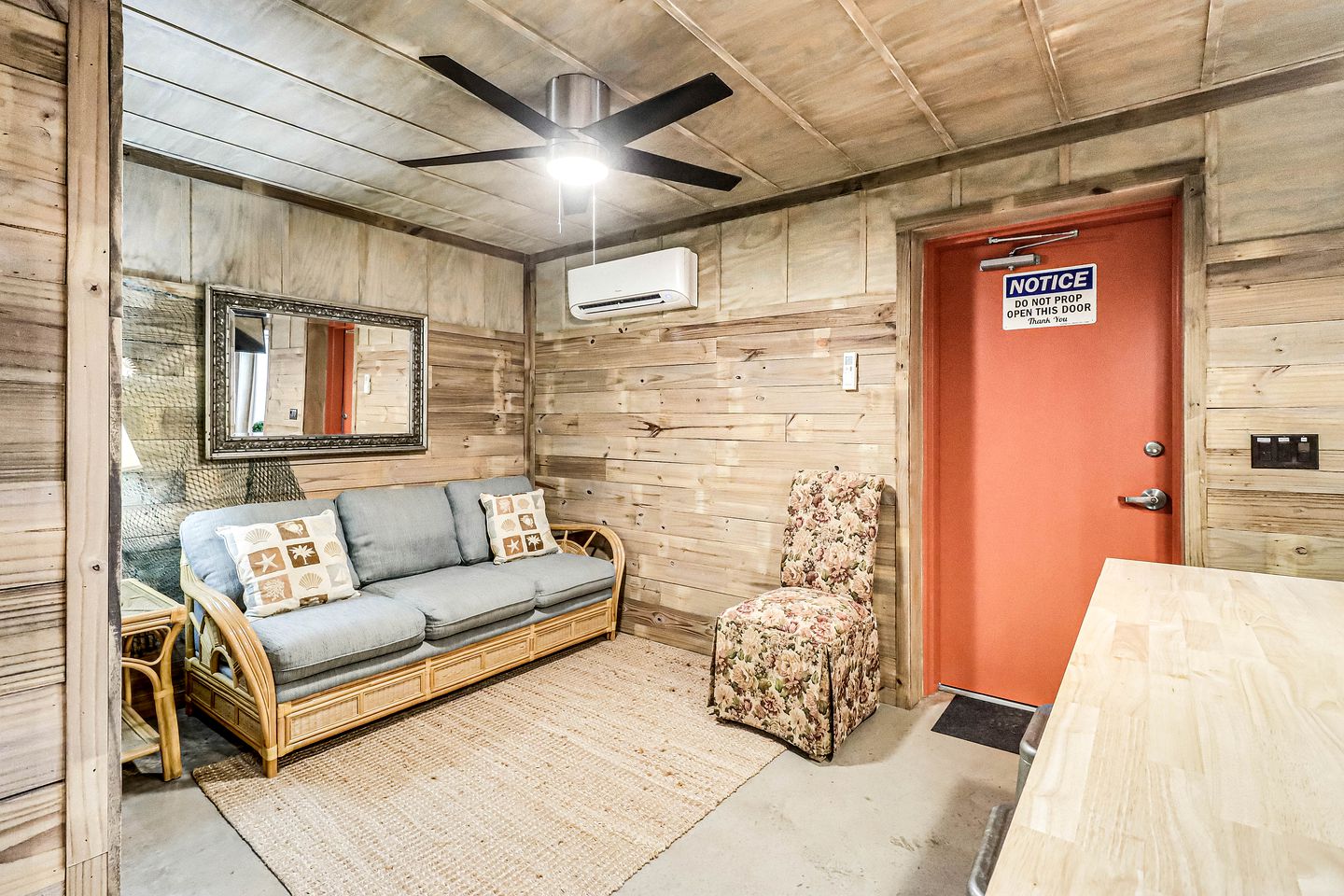 Charming Rustic Cabin with Fire Pit near Estes Cove in Rockport, Texas