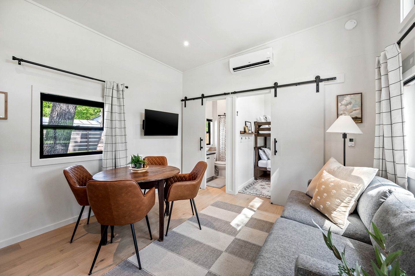 Spectacular Modern Style Tiny House in Branson, Missouri