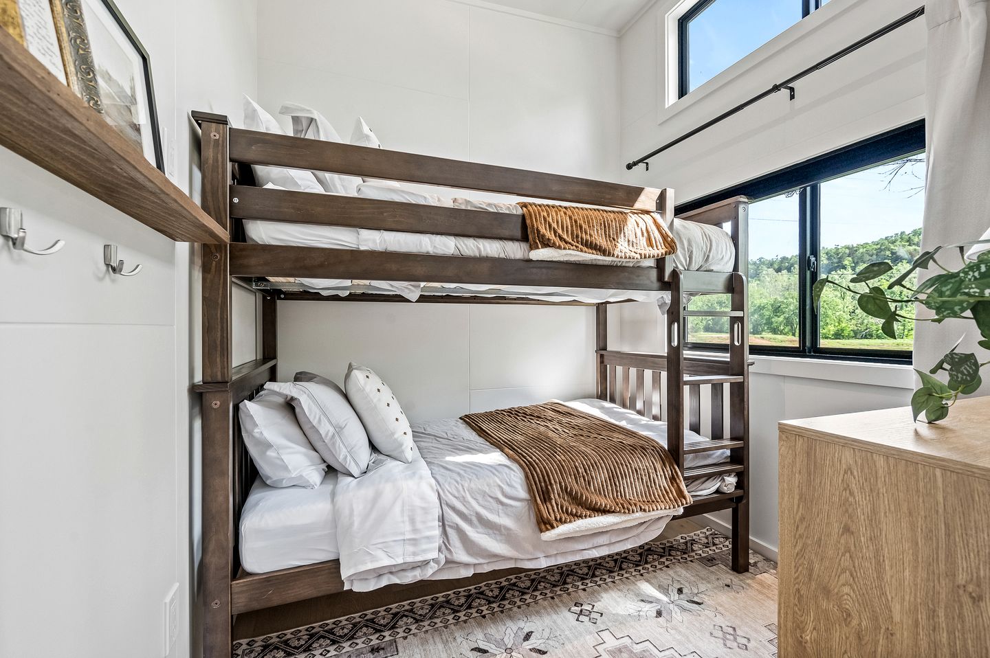 Spectacular Modern Style Tiny House in Branson, Missouri