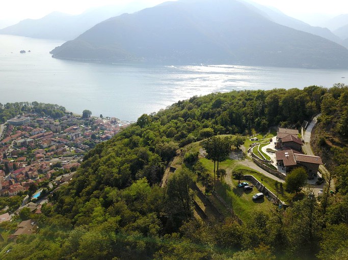 Villas (Maccagno, Lombardy, Italy)