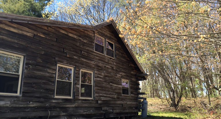 Cabins (Falmouth, Maine, United States)