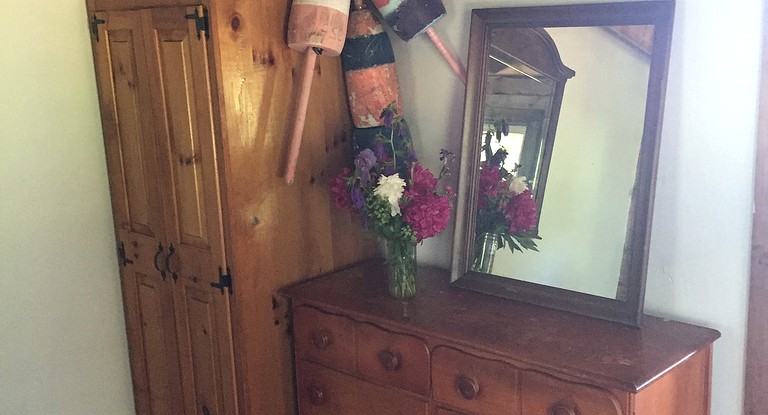 Cabins (Falmouth, Maine, United States)