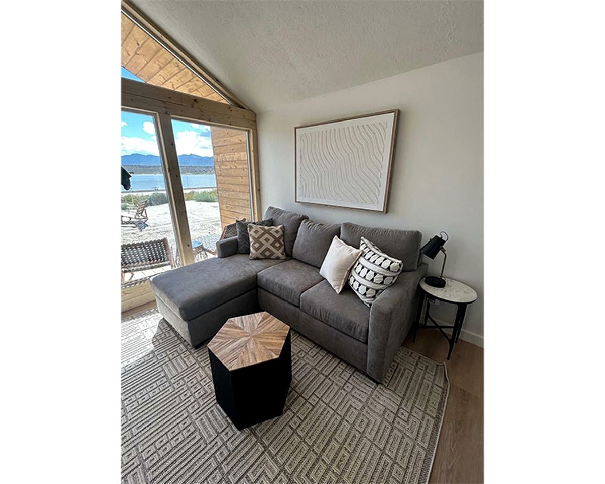 Lakeside Beach Casita - Views, Firepit, King Bed in Utah