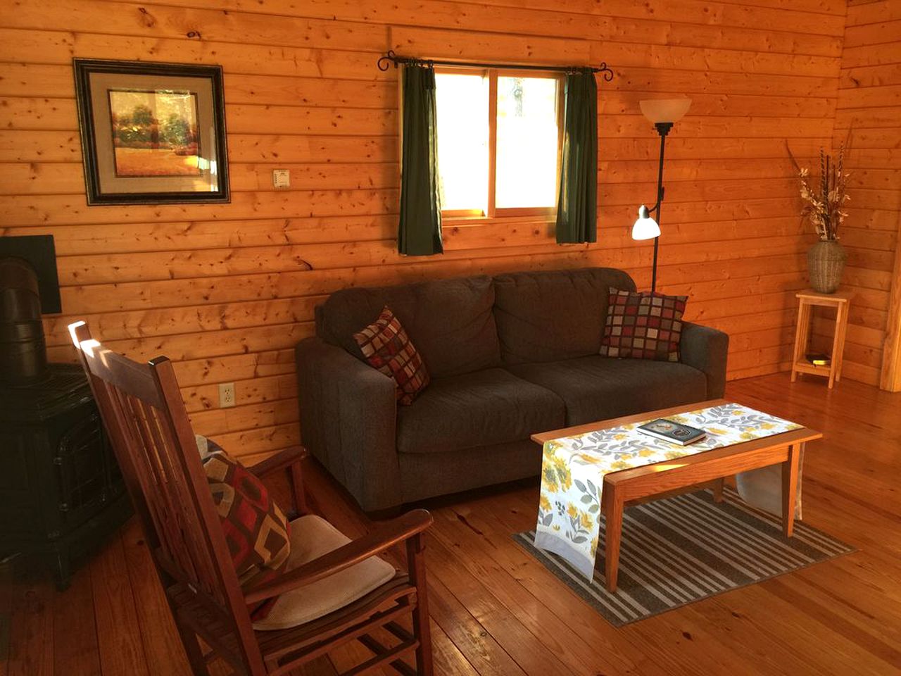 Charming Cabin Rental Surrounded by Three Wooded Acres next to the Shenandoah River, Victoria