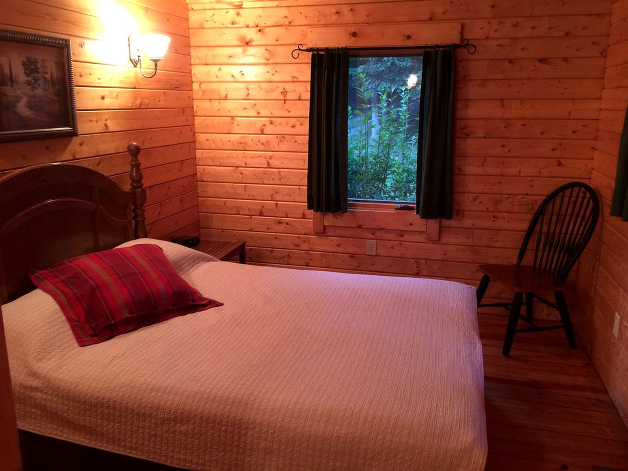 Charming Cabin Rental Surrounded by Three Wooded Acres next to the Shenandoah River, Victoria